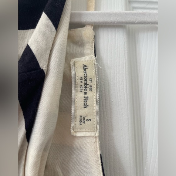 Abercrombie & Fitch Cropped Tank - Picture 4 of 4